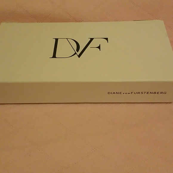 DVF Wallet Authentic LG Harper NIB - Picture 7 of 8